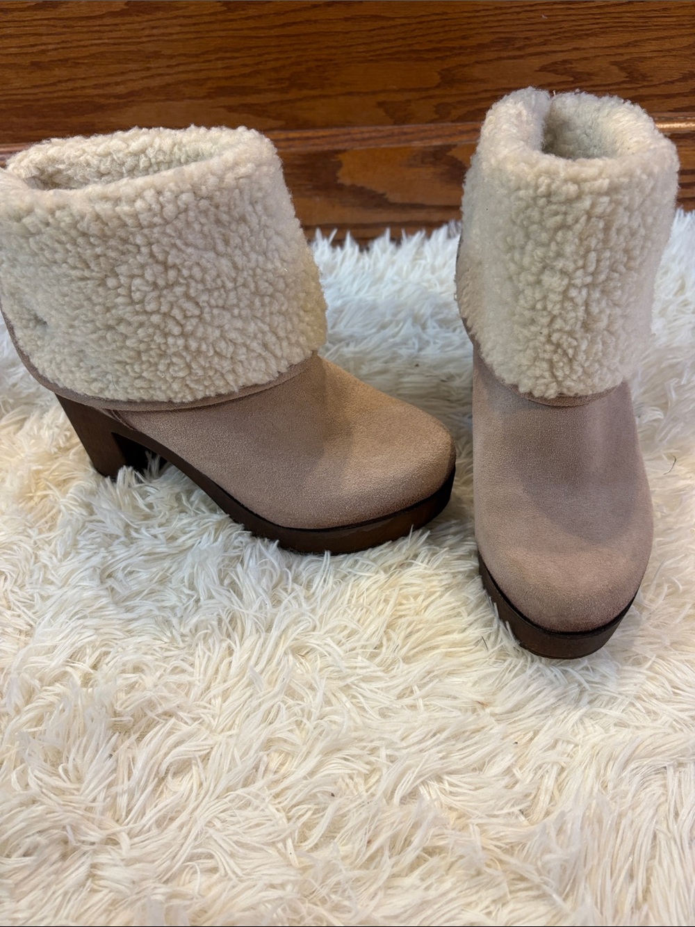 Eric Michael cream/light tan suede and Sherpa boot size 37 US 6.5/7